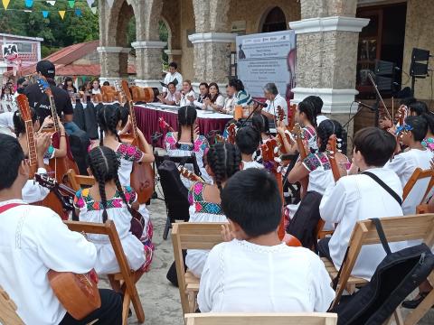 Semillero Creativo de Ensamble tradicional comunitario de son huasteco 